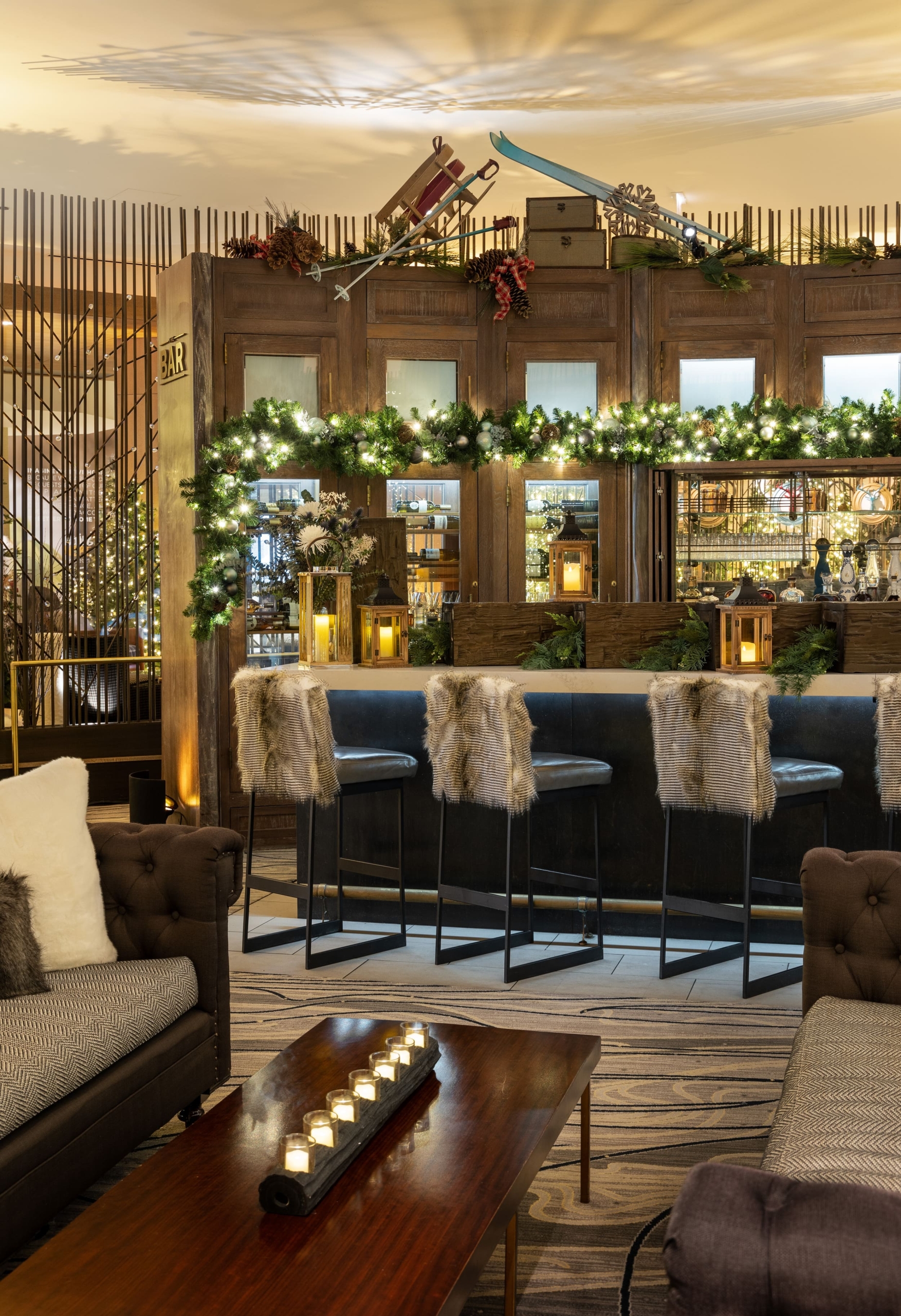 Fairmont Lodge, Hotel Zachary Globes and more Chicago holiday happenings –  NBC Chicago